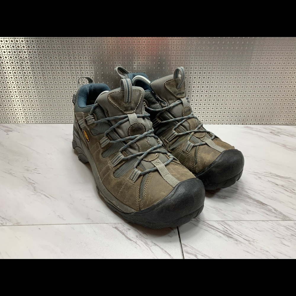 Keen boots brown size 11